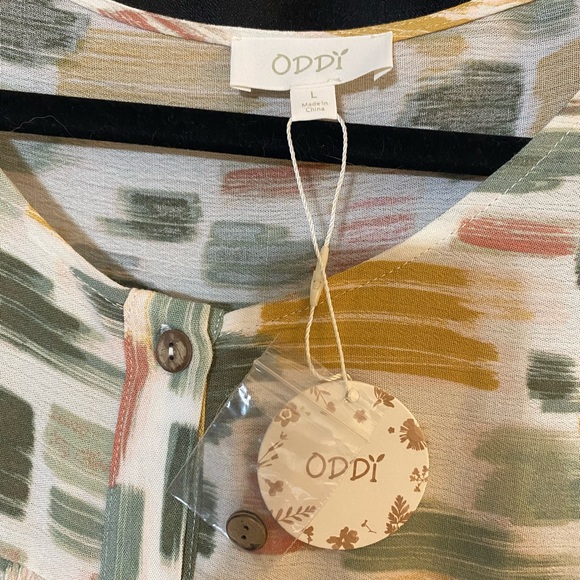 Chic Addition Top - Picture 6 of 7